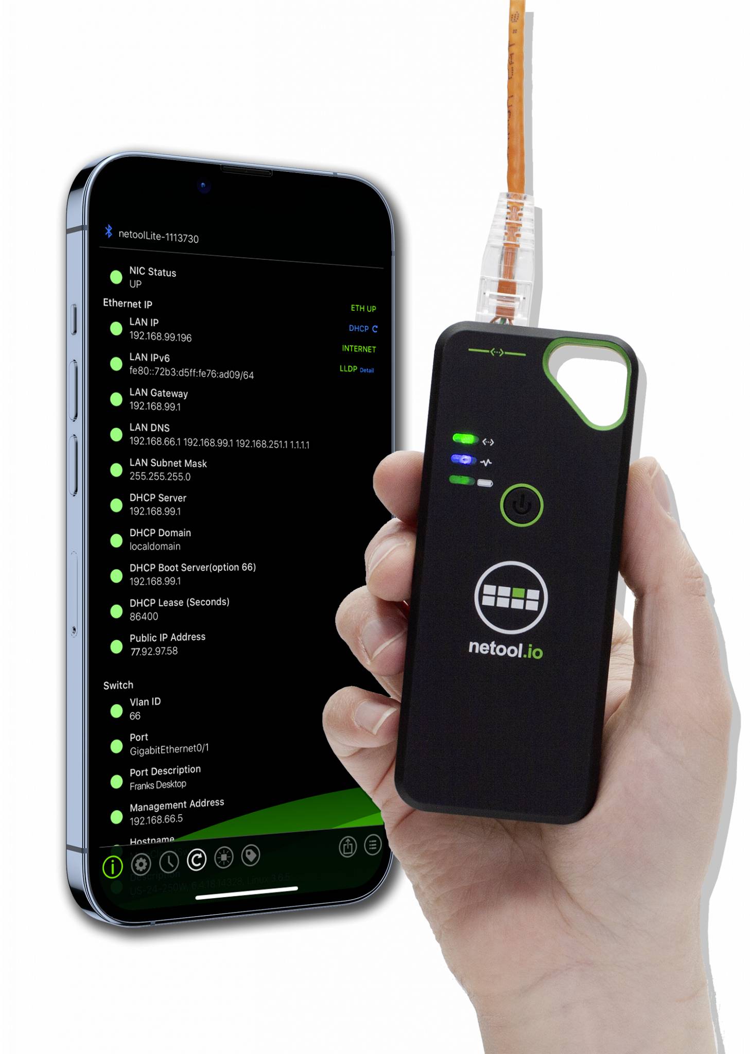 Een apparaat wordt in een hand vastgehouden en is verbonden met een smartphone die netwerkinformatie op het scherm weergeeft.