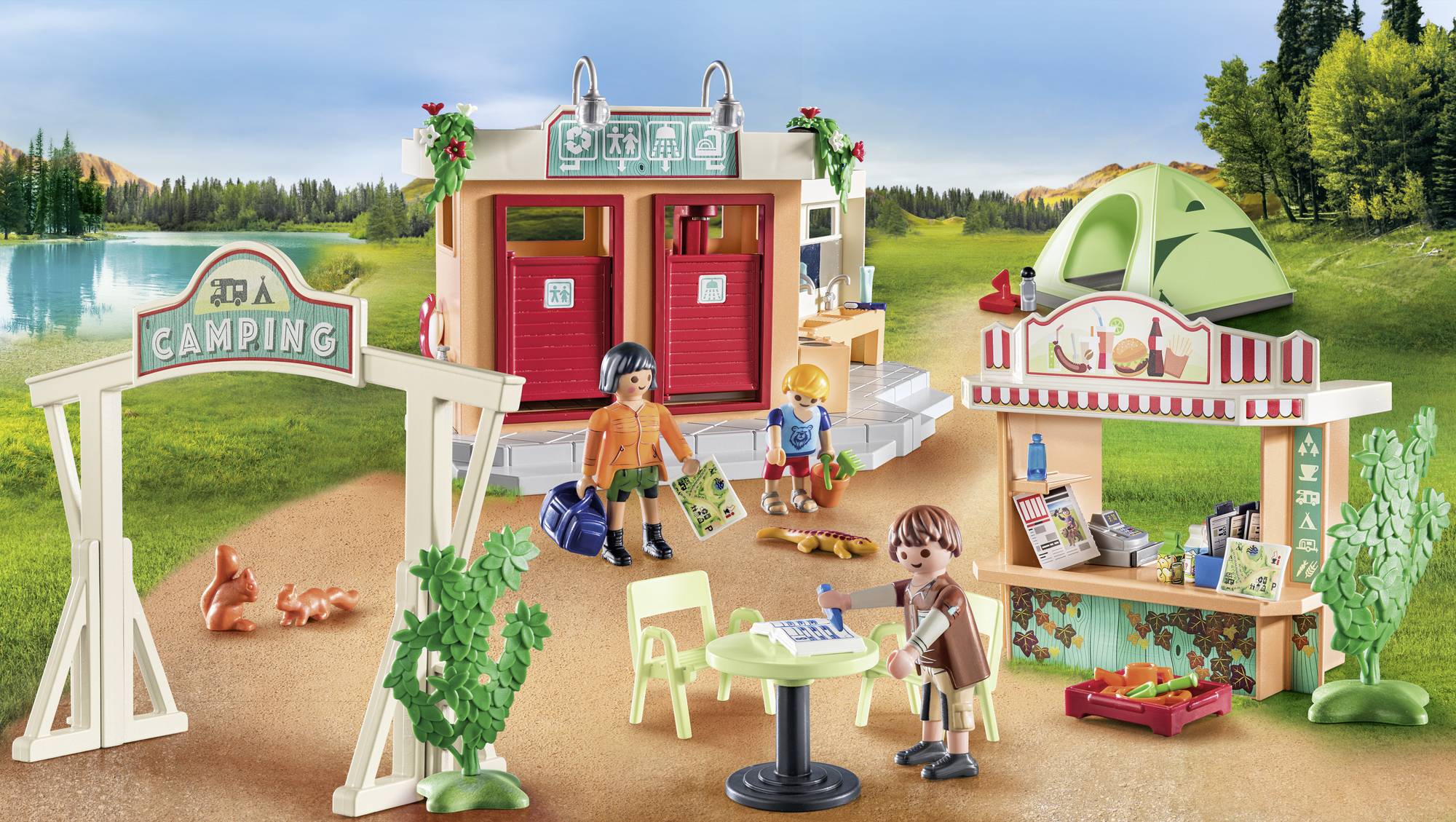 Speelplaatsscène met campingthema: Kinderfiguren kamperen, spelen en verkennen een miniatuurwereld met tent, kiosk en landschap.