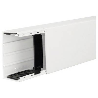 Een witte kabelgoot met open uiteinde toont het interieur met zwarte bevestigingen. Geschikt voor een nette aanleg van kabels.