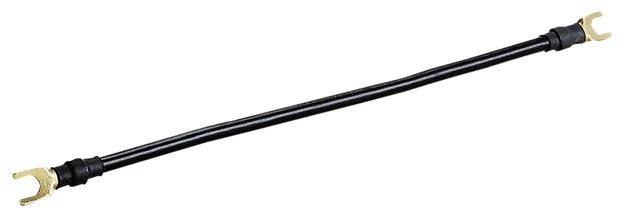 Zwart kabel met gouden U-vormige stekkers aan beide uiteinden, gebruikt voor elektrische verbindingen.