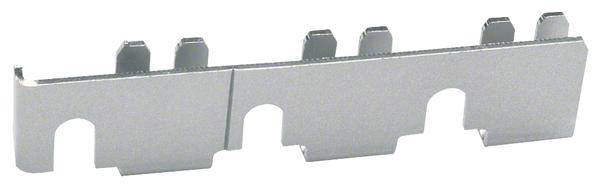 Metalen connector met meerdere steekkontacten en sleuven voor elektrische toepassingen.