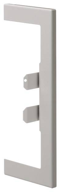 Een grijs-zilver metalen L-profiel met twee binnenbalken en een centrale bevestigingsopening. Het fungeert als een bevestigingselement.
