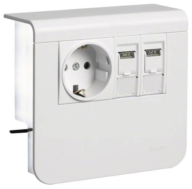 Een witte schakelunit met een stopcontact en twee USB-poorten. Ideaal voor het efficiënt opladen en bedienen van apparaten.