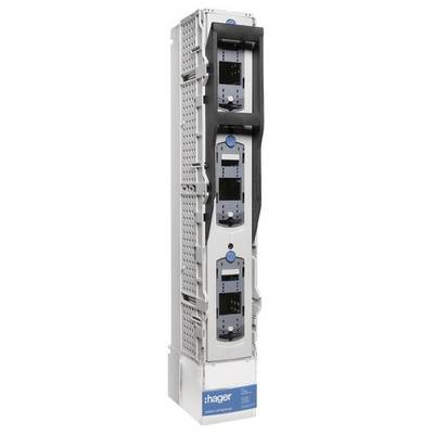 Een drievoudige Hager verdeelkast, toont de vooraanzicht met bedieningspanelen. Hij wordt gebruikt voor het beveiligen en distribueren van elektrische installaties.