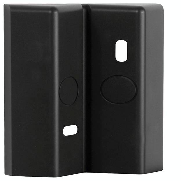Zwart, rechthoekig metalen onderdeel met twee ovale gaten en een ronde knop aan de voorkant. Gebruik onbekend.
