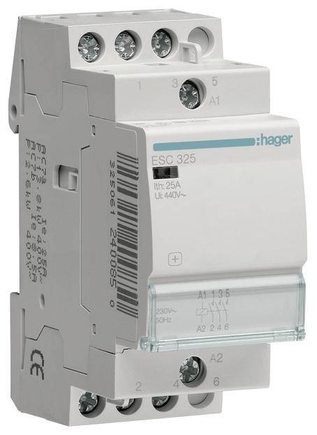 Een wit, rechthoekig elektrotechnisch apparaat met meerdere aansluitingen, gemarkeerd als Hager ESC 325, geschikt voor 25A en 440V.