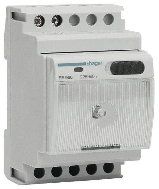 Een grijze elektrische component van Hager met schakelknop en drie bovenste aansluitklemmen. Modelnummer 'EE 960' zichtbaar.