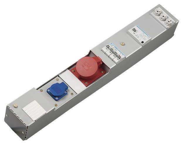Elektrische stekkerdoos met meerdere stopcontacten en schakelaars, geschikt voor industriële toepassingen en intensief stroomgebruik.