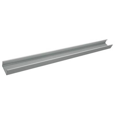 Metalen geleider met U-profiel, gelijkmatige grijze kleur, geschikt voor bouw- of industriële toepassingen.