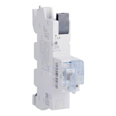 Een witte aardlekschakelaar met een blauwe beschermkap en technische gegevens aan de zijkant, bedoeld voor elektrische veiligheid in gebouwen.