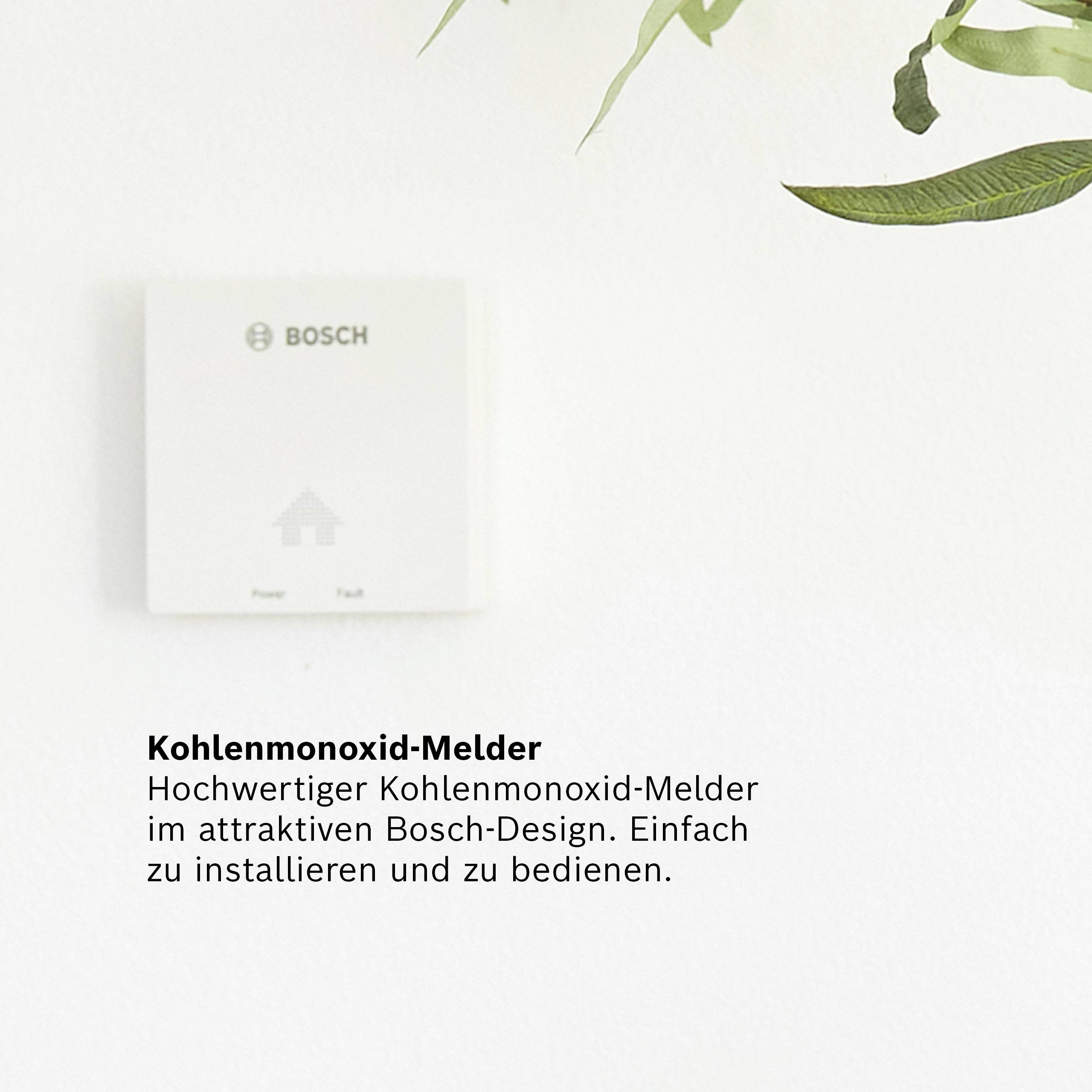 Koolmonoxidemelder gemonteerd aan de muur in modern Bosch-design. Tekst beschrijft het als hoogwaardig en aantrekkelijk vormgegeven.
