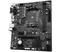 Een zwart moederbord met meerdere aansluitingen, schakelingen en een processor-socket. Geschikt voor gebruik in een pc.