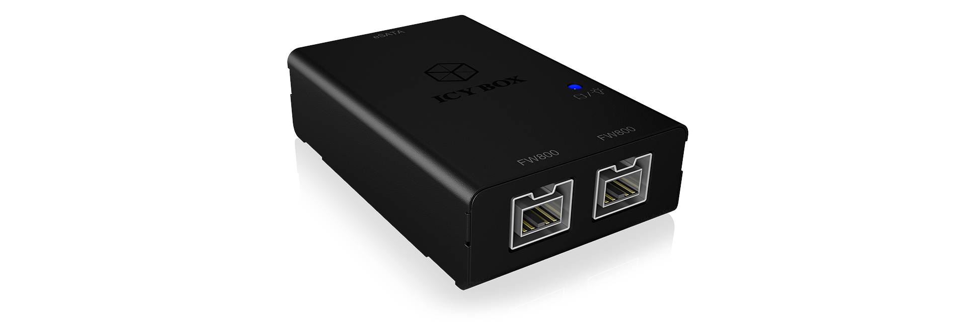 Een zwarte USB-switch met twee USB-poorten en een blauw LED-lampje. Geschikt voor het schakelen tussen twee computers.