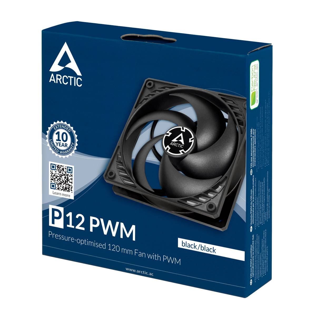 Een verpakking met opdruk 'ARCTIC P12 PWM'. Toont een 120 mm ventilator. Kleuren: zwart/zwart. 10 jaar garantie.