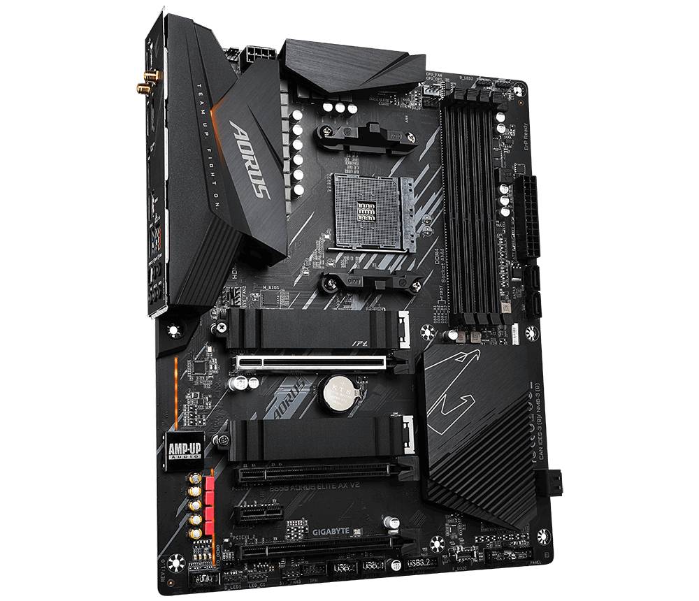 Een computer-moederbord met meerdere uitbreidingssleuven en aansluitingen, gemarkeerd met 'AORUS', geschikt voor krachtige pc-componenten.