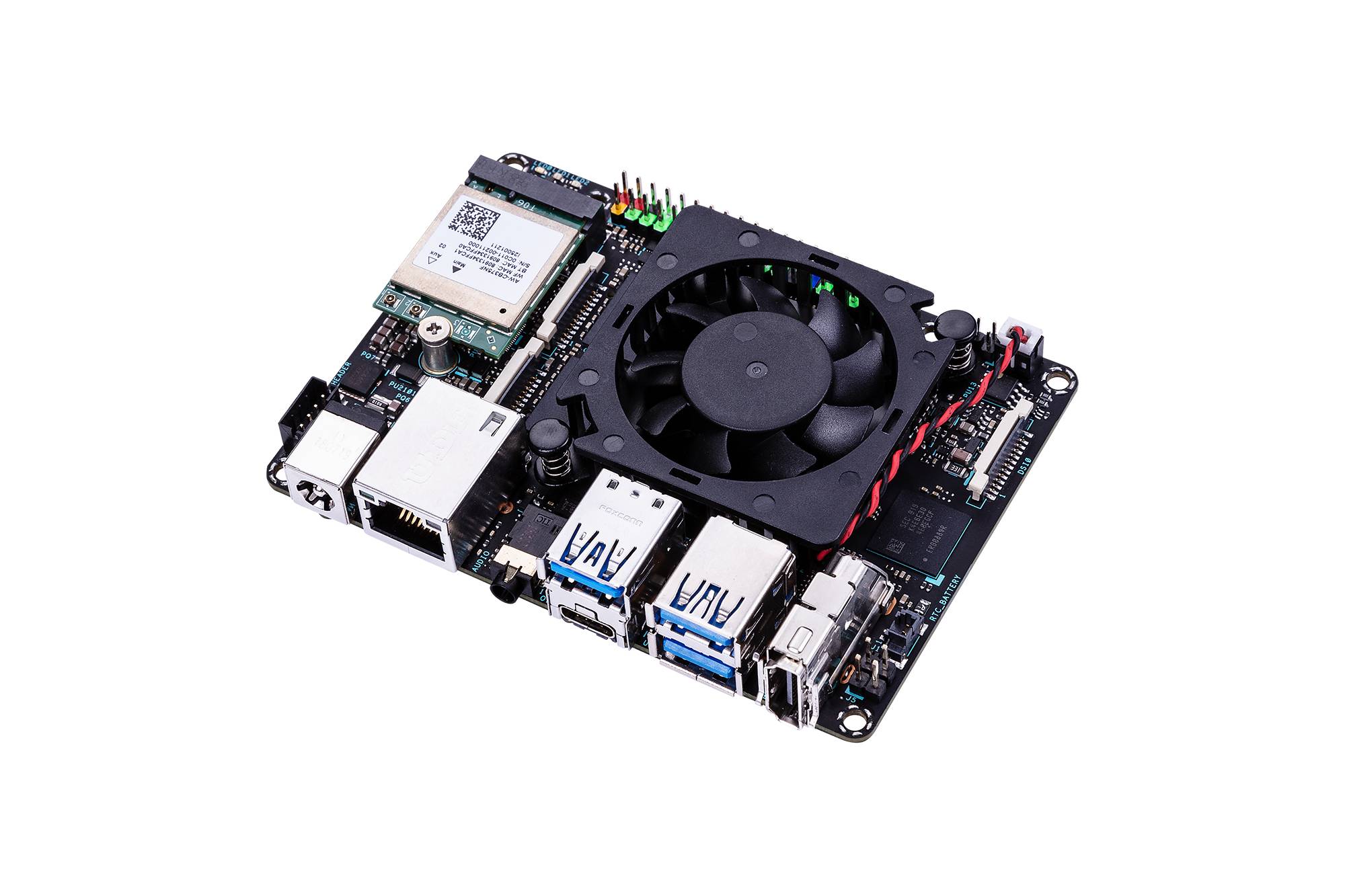 Een computermoederbord met geïntegreerde ventilator en verschillende aansluitingen zoals USB-poorten, Ethernet-aansluitingen en een SIM-kaart-slot.