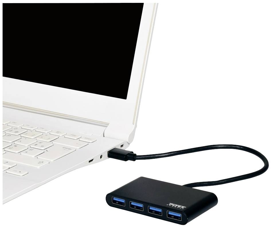 Een witte laptop is verbonden met een zwarte USB-hub die vier blauwe USB-poorten heeft.