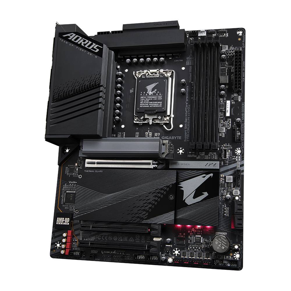 Een zwarte AORUS-moederbordplaat met meerdere RAM-sleuven, een CPU-socket en verschillende aansluitingen en schakelingen.