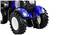 Een blauwe tractor van achteren, met grote zwarte banden en witte velgen. De focus ligt op de achterwielen en het achteraanzicht.