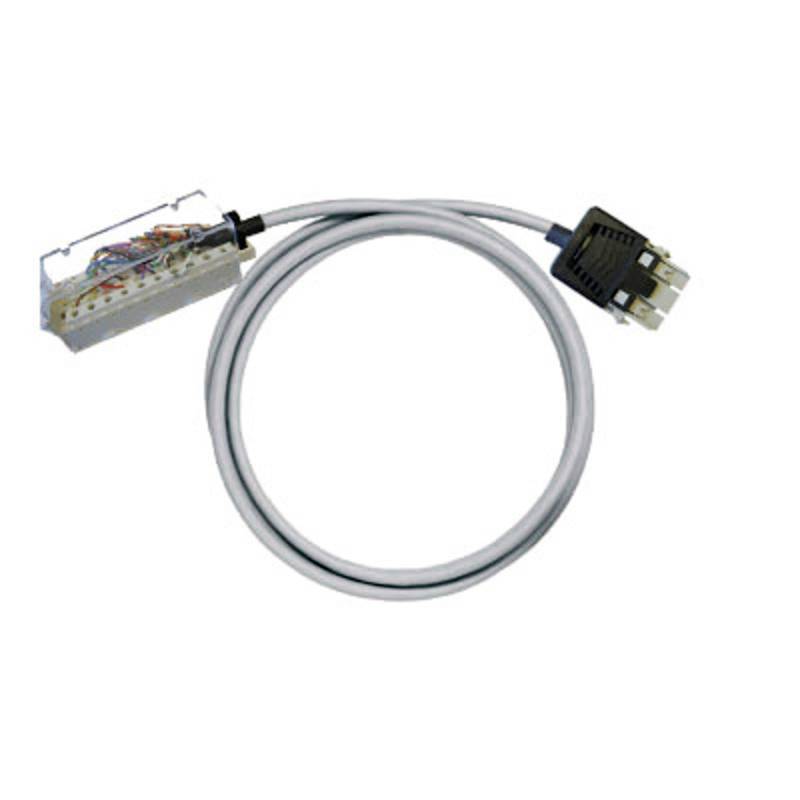 Een grijs kabel met een rechthoekige stekker en een vierkante stekker, waarschijnlijk een computer- of netwerkkabel.