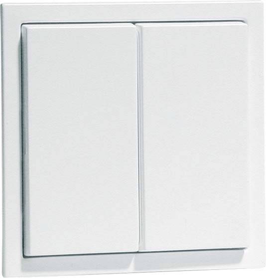 Een dubbele lichtschakelaar in het wit, gemonteerd aan een muur. De schakelaar bestaat uit twee naast elkaar geplaatste drukknoppen.