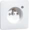Witte stopcontact met aardpen in het midden, omgeven door twee gaten voor contactdozen met randaarde.