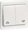 Een witte wandschakelaar met twee tuimelschakelaars. Links een pijl omhoog, rechts een pijl omlaag, waarschijnlijk voor jaloeziebesturing.