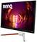 Een BenQ-monitor met een kleurrijke, futuristische achtergrond en een neonkleurige 'M' in het midden; geplaatst op een witte voet.