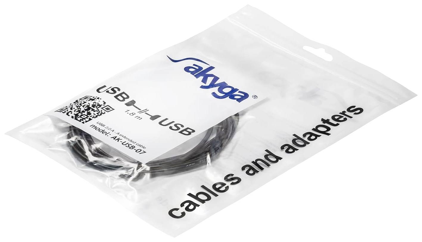 Een transparante verpakking met een USB-kabel van 'Akyga'. Op de zak staat 'cables and adapters' en 'model: AK-USB-01'.