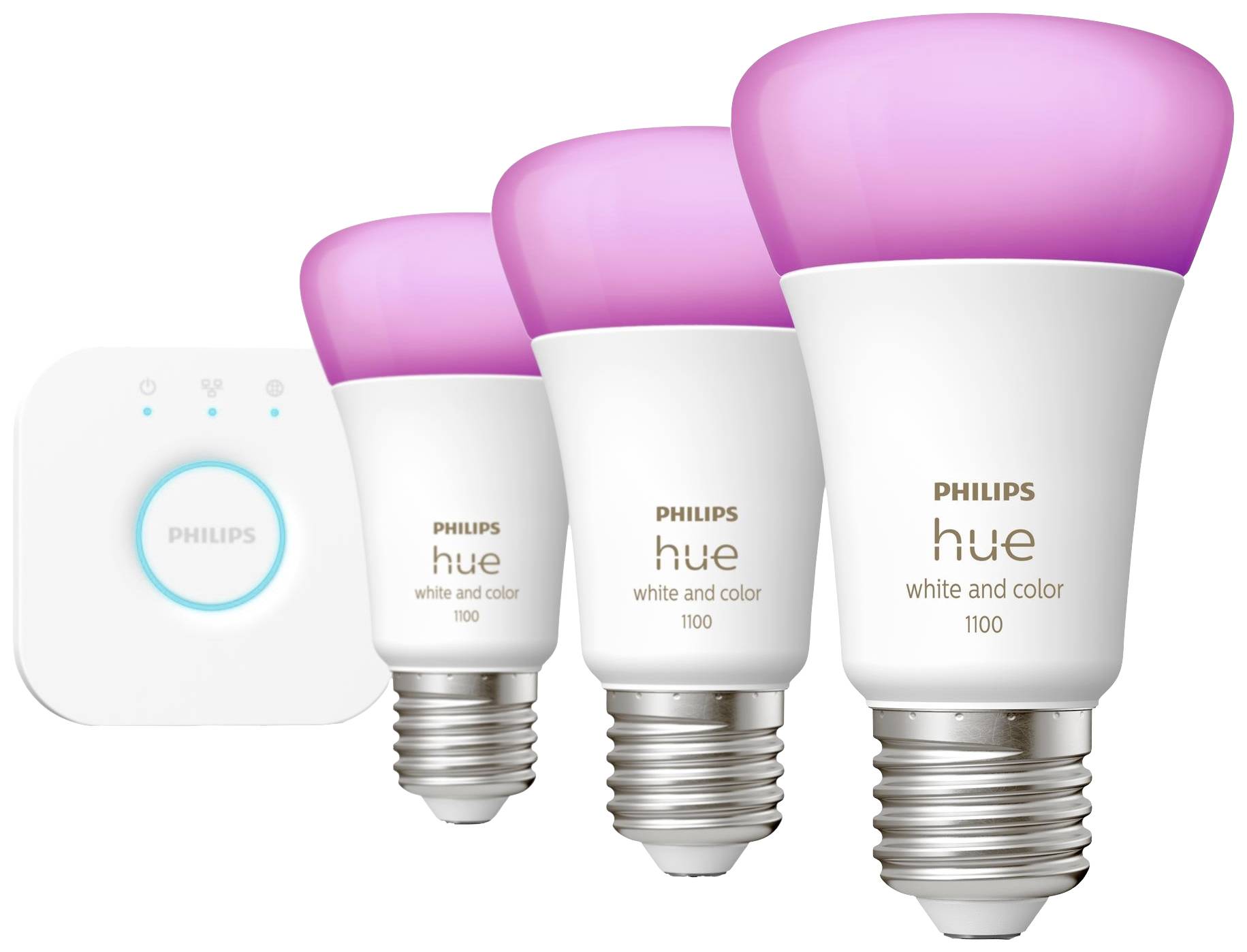 Drie Philips Hue LED-lampen met roze licht en een besturingseenheid. Ze bieden bestuurbare verlichting in verschillende kleuren.