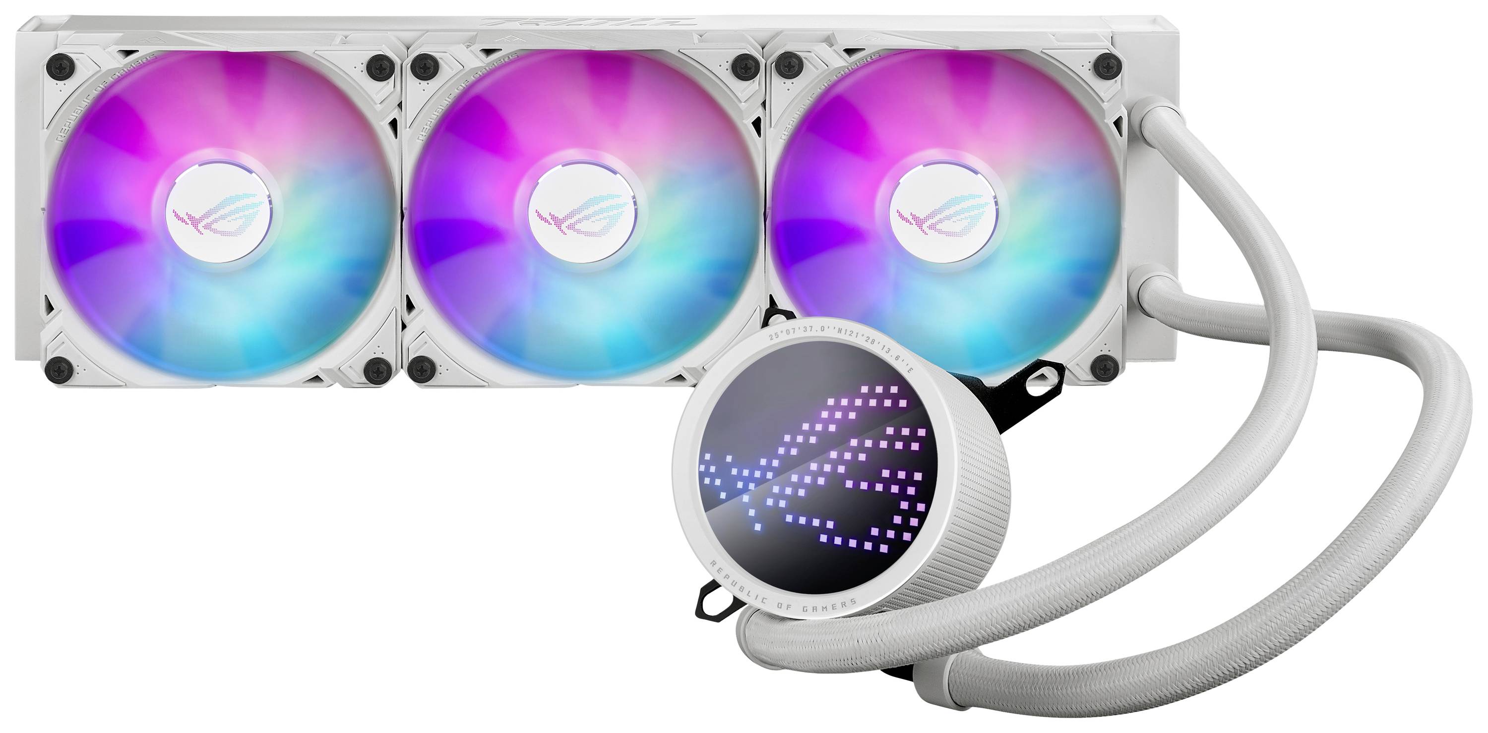 Een witte vloeistofkoeler met drie RGB-verlichte ventilatoren en een digitaal display op de koelbehuizing, geschikt voor computerprocessors.