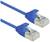 Twee blauwe Ethernet-kabels met RJ45-connectoren, die worden gebruikt voor netwerkverbindingen en internetverbindingen.