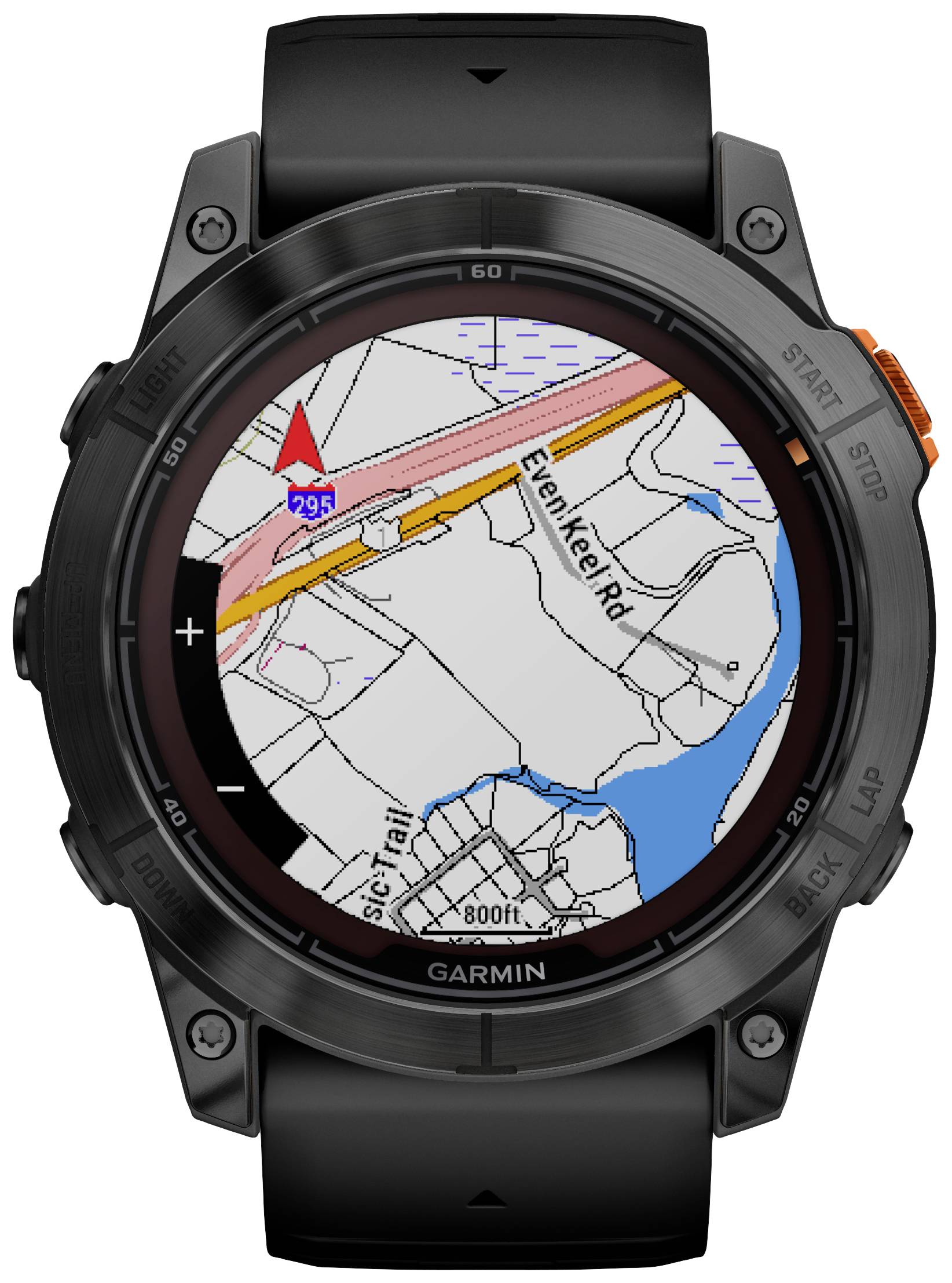 Een smartwatch toont een kaart met een gemarkeerde locatie op de snelweg '295' en de 'Even Keel Rd', nabij een rivierbedding.
