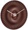 Bordeauxrode wandklok met een geribbeld, ovaal ontwerp en zilveren wijzers.