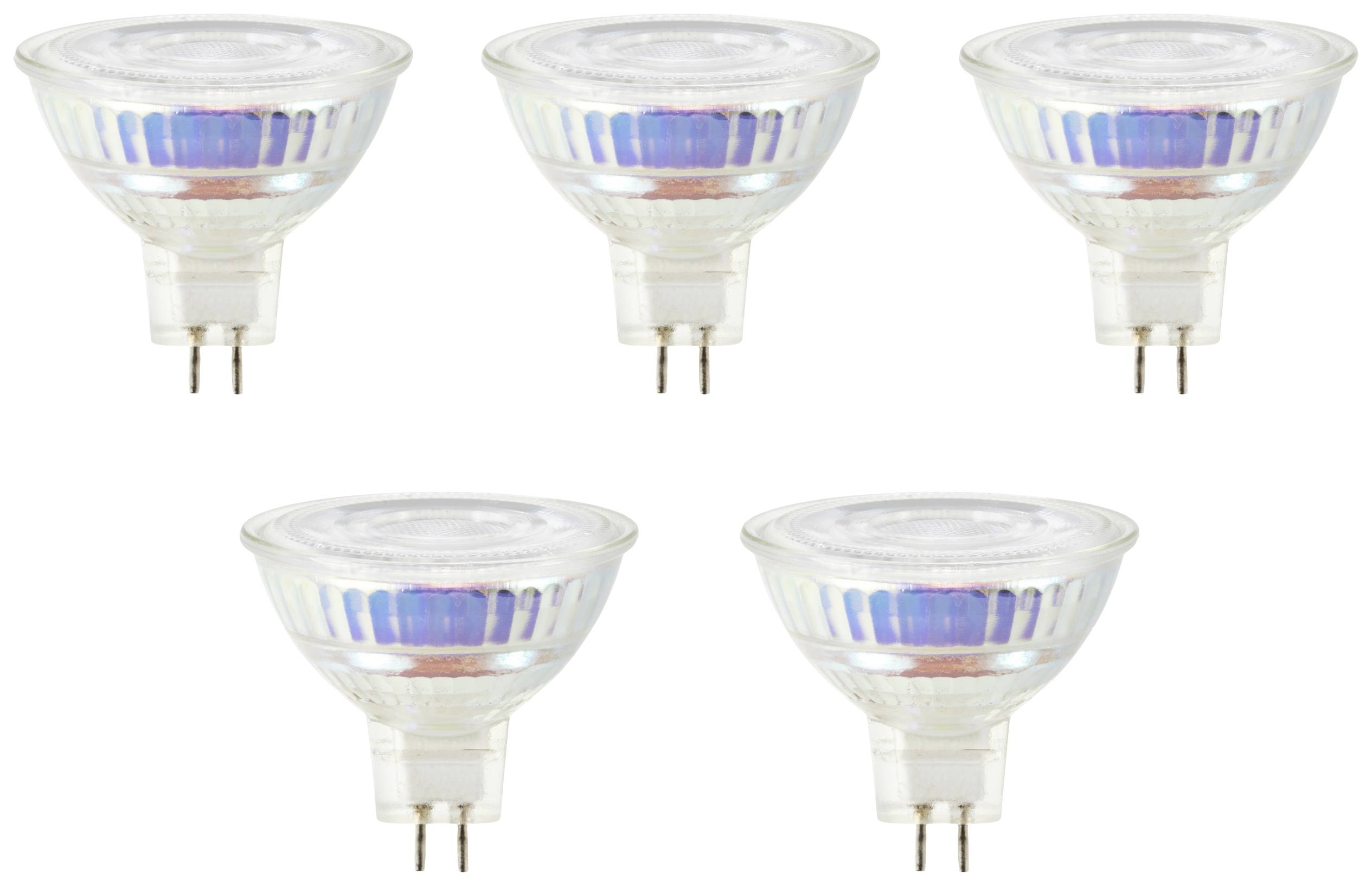 Vijf halogeenreflectorlampen op een rij. Ze hebben transparante behuizingen en twee metalen pinnen aan de onderkant voor aansluiting.