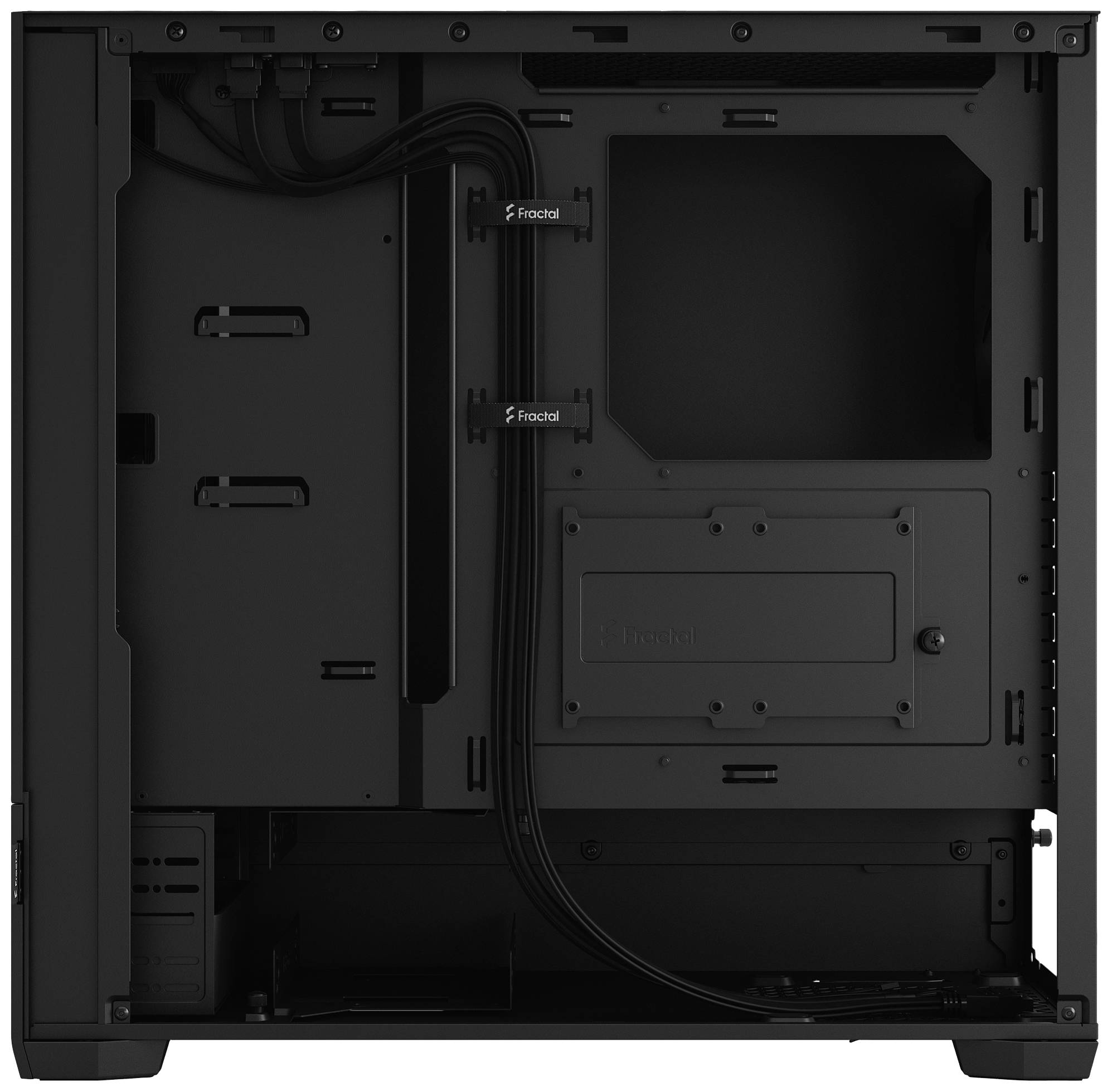 Een zwart computerbehuizing van binnen, zonder geïnstalleerde componenten, met zichtbare kabelgeleiding en montageframe.