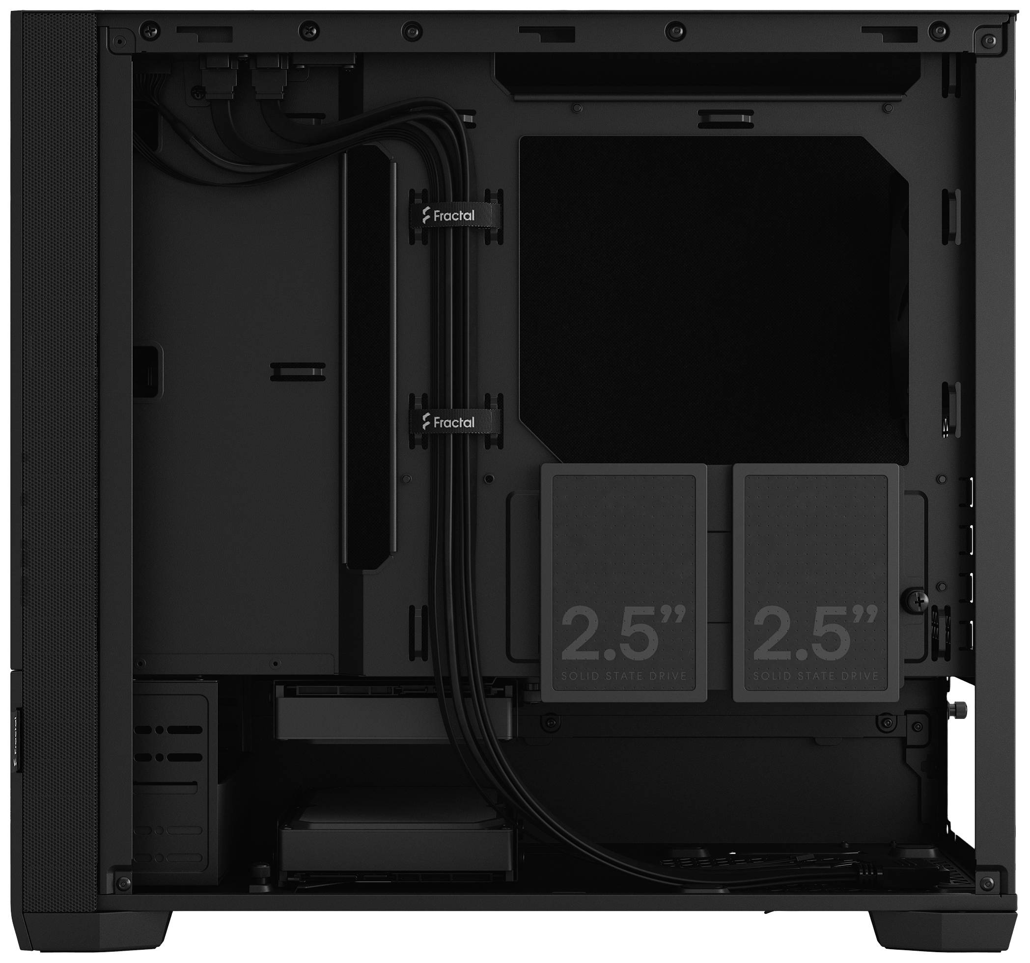 Het binnenste van een leeg computerbehuizing met kabelmanagement-opties en bevestigingsplaatsen voor 2,5-inch schijven.