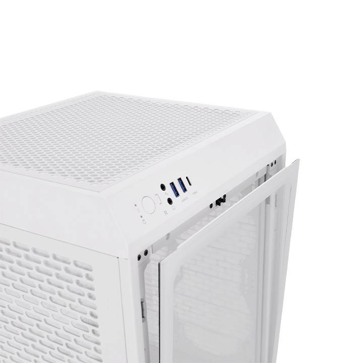 Wit computerbehuizing met ventilatierooster, zijraam en aansluitingen op het voorpaneel.