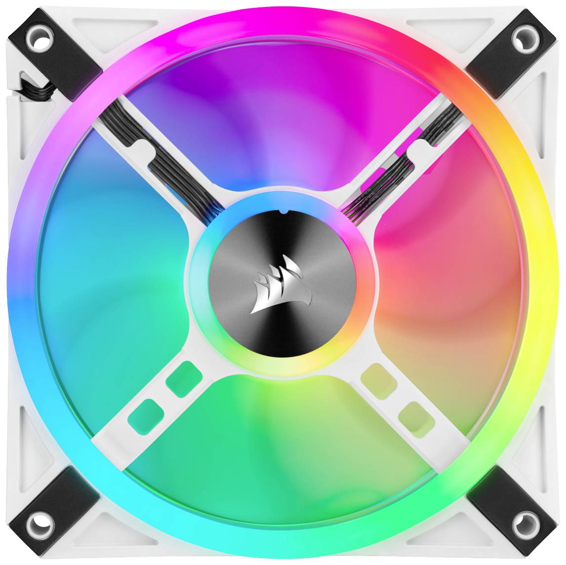 Een ronde, witte computerventilator met oplichtende, meerkleurige LED's die rood, roze, geel, groen en blauw stralen.