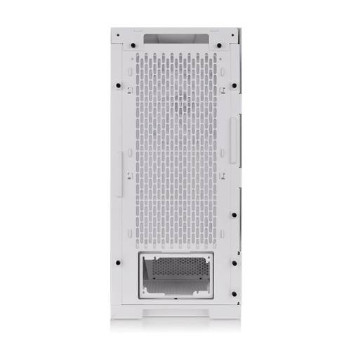 Witte computerkast achterkant met ventilatierooster en meerdere schroefgaten voor het bevestigen van pc-componenten.