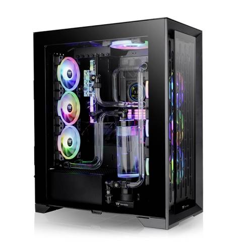 Een pc-behuizing met een transparante zijwand toont RGB-verlichte ventilatoren en een waterkoelsysteem.