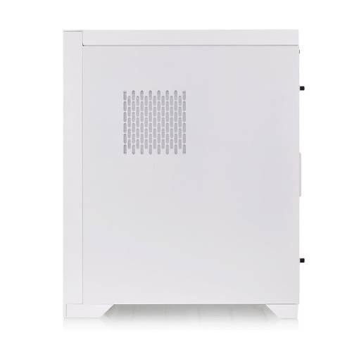 Een witte computerbehuizing met een zijdelings ventilatierooster, geen zichtbare aansluitingen of uitrusting.