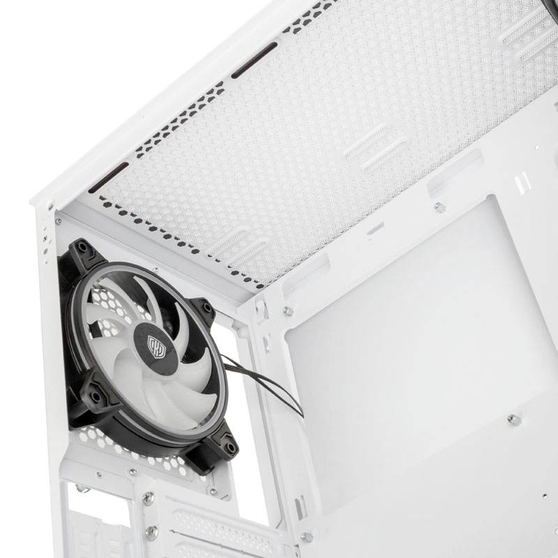 Een leeg, wit computerbehuizing met een ingebouwde ventilator aan de achterkant, klaar voor verdere hardwareinstallatie.