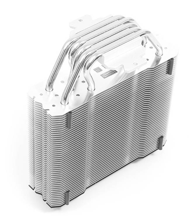 Een zilveren koellichaam met meerdere koelribachtige lamellen en gebogen heatpipes voor warmteafvoer in elektronische apparaten.