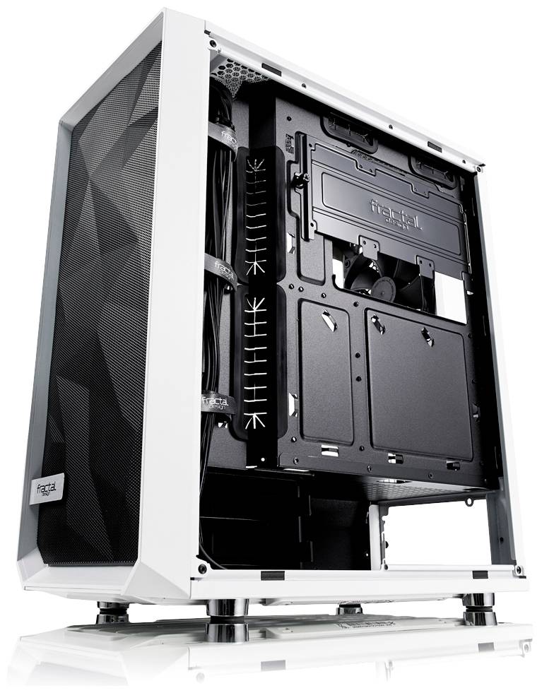 Zwart-wit pc-behuizing met open zijpaneel, waarop de interne structuren en ruimte voor hardwarecomponenten zichtbaar zijn.