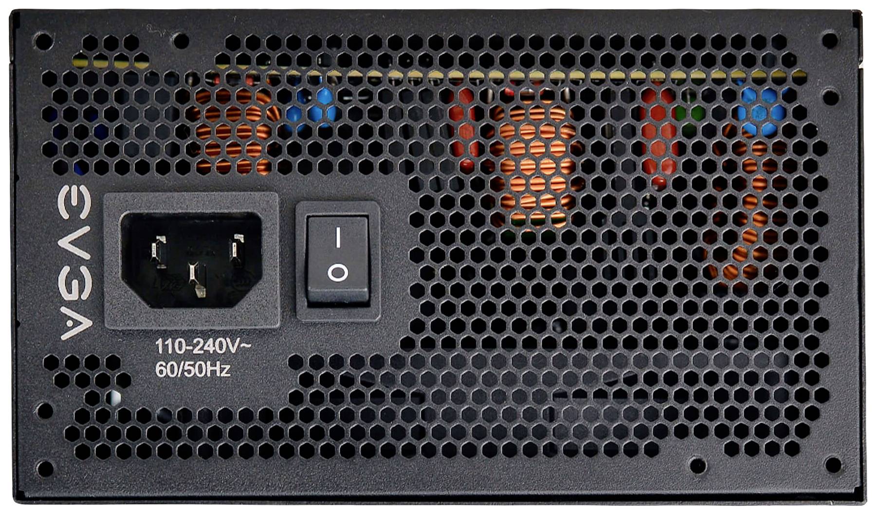 Zwart EVGA-voedingsapparaat met ventilatierooster en AAN/UIT-schakelaar. Ondersteunt spanningen van 110 tot 240 V en frequenties van 60/50 Hz.