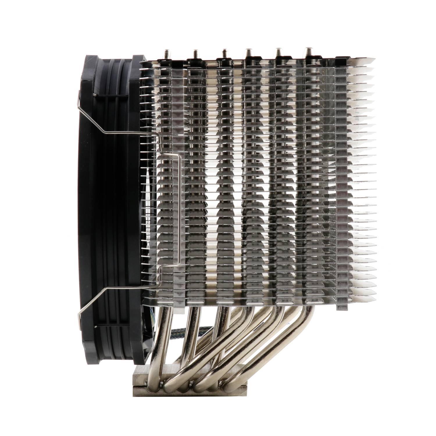 Computerprocessor-koeler met lamellendesign voor efficiënte warmteafvoer, zijaanzicht.