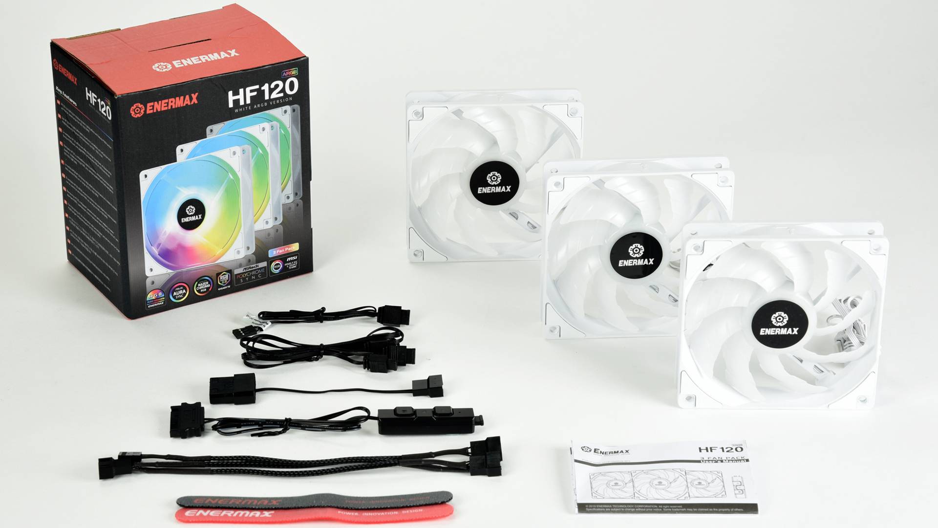Enermax HF120 RGB-ventilatorset met drie ventilatoren, kabels, besturingsapparaat, montagetoebehoren en handleiding voor pc-koeling.