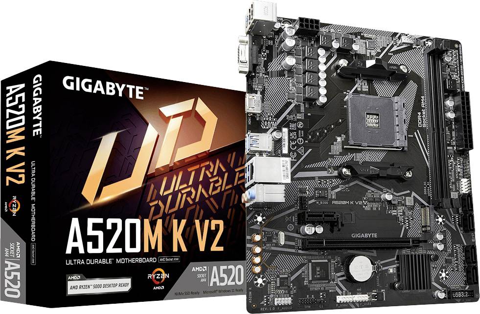 Moederbord Gigabyte A520M K V2 naast de verpakking. Op de doos staat 'Ultra Durable Motherboard'. Geschikt voor AMD-processors.