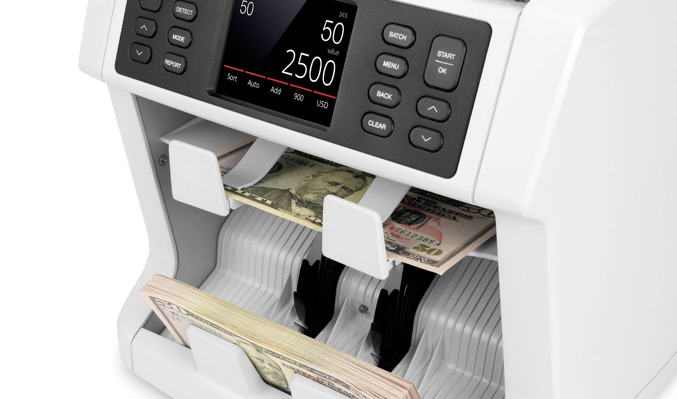'Een elektronisch apparaat telt bankbiljetten. Het scherm toont: 2500 USD, 50 stuks.'